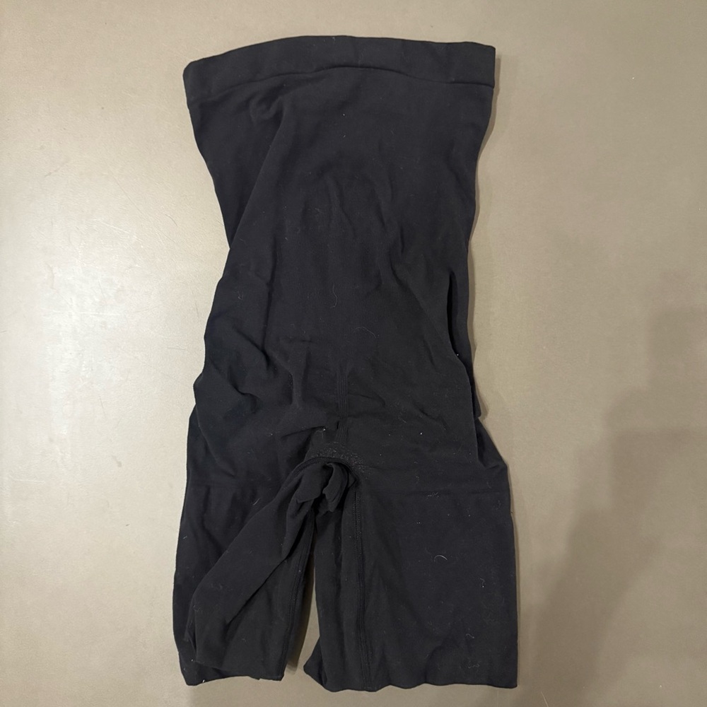 SPANX Black Shapewear Shorts - Size Medium - Picture 3 of 3